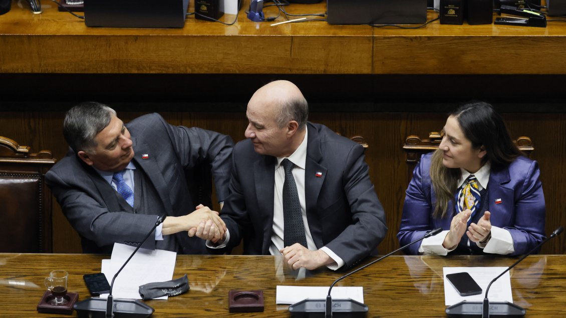 Eyzaguirre y debate por megraproyecto: 