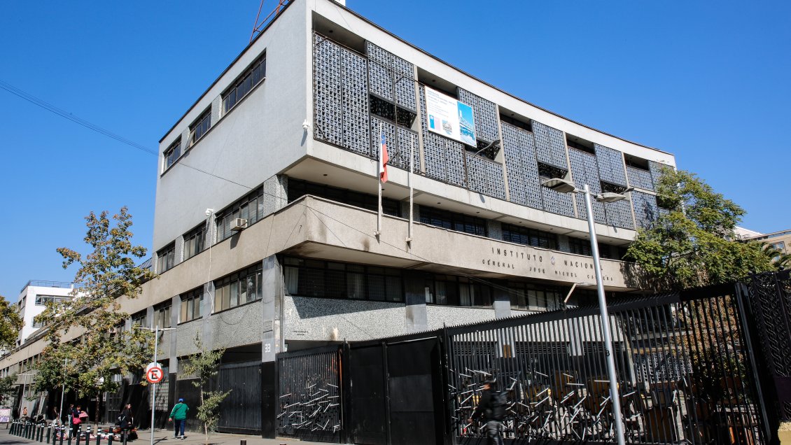 SLEP Santiago presentó querella criminal por incidentes en el Instituto Nacional