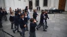 Grandes y chicos hicieron fila para cruzar por los patios de La Moneda