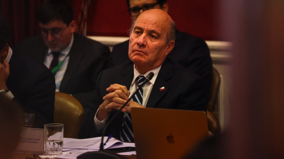 Megarreforma: Tras amenaza del PPD y orden de La Moneda, Quiroz retira indicación