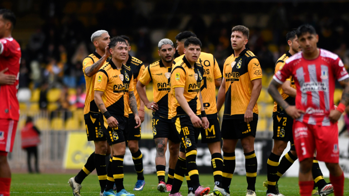 Coquimbo Unido batió por penales a La Calera y clasificó a la final en la Copa de la Liga