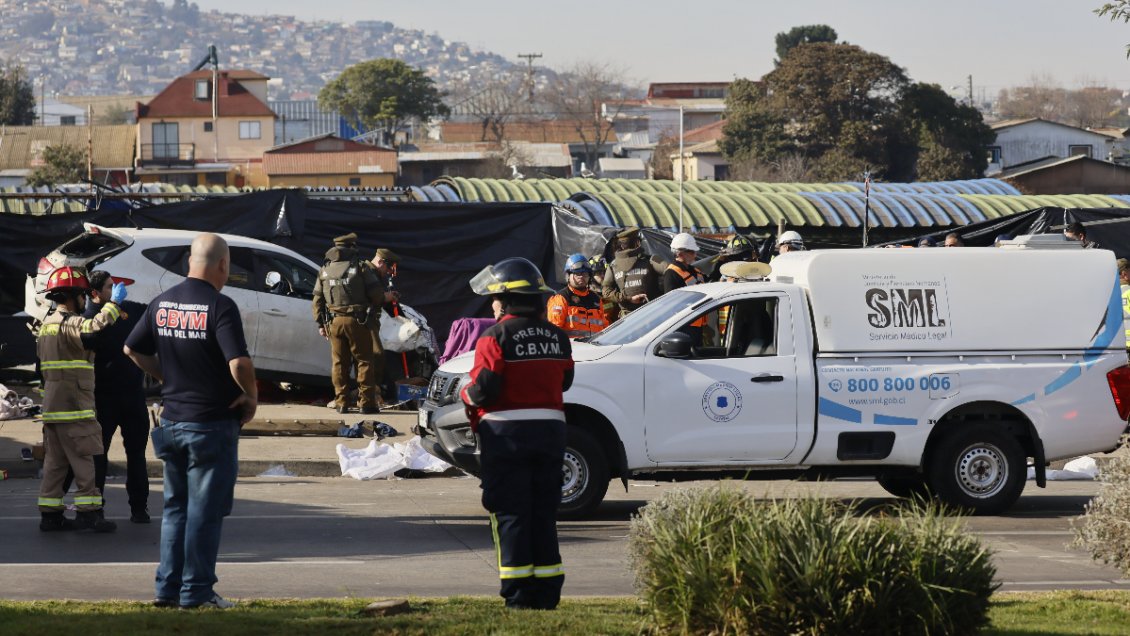 Vehículo ingresó a una feria y dejó seis fallecidos en Viña del Mar