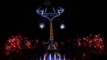   Con drones y fuegos artificiales, París celebró aniversario de toma de La Bastilla 