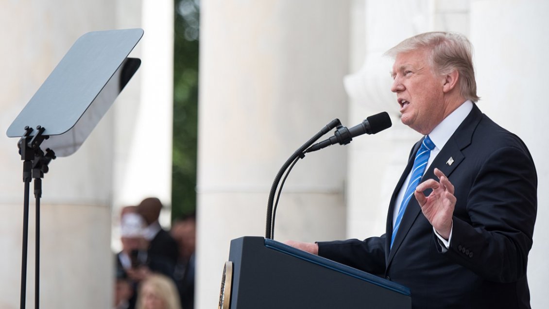 Trump despidió a su operador de teleprompter por apostar sobre sus discursos