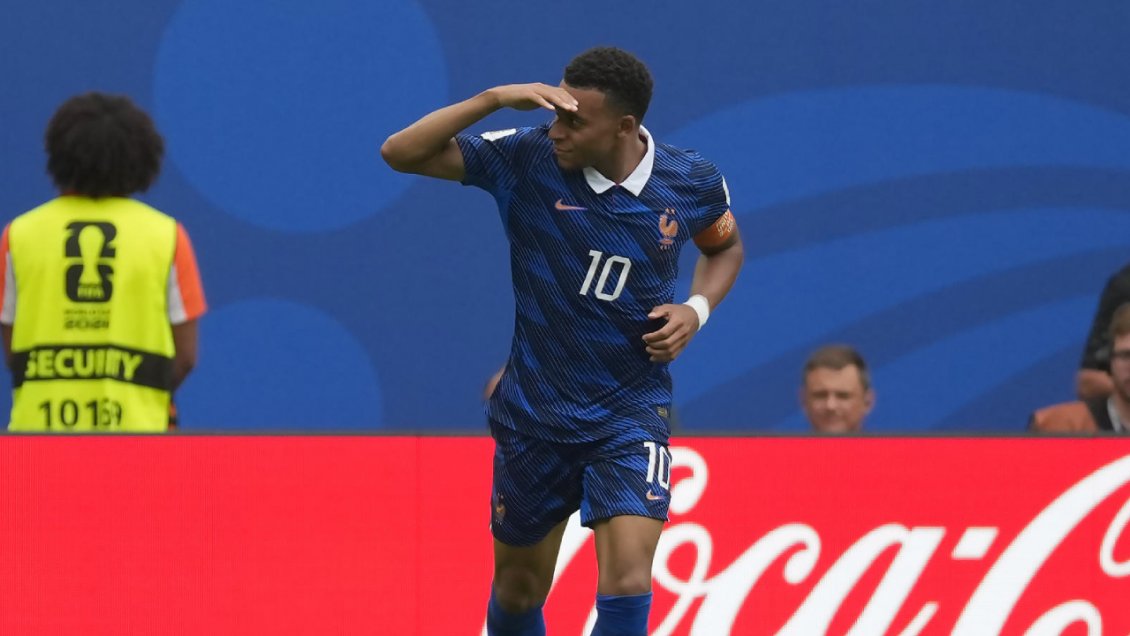 Mbappé descontó ante Inglaterra y alcanzó a Messi como máximo goleador en Mundiales