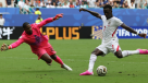Bukayo Saka firmó un doblete para Inglaterra en la paliza sobre Francia en el primer tiempo