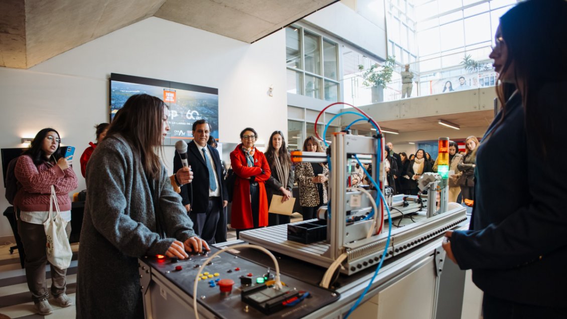 Premio InspiraTEC: la iniciativa que busca reducir la brecha de género en ciencia y tecnología