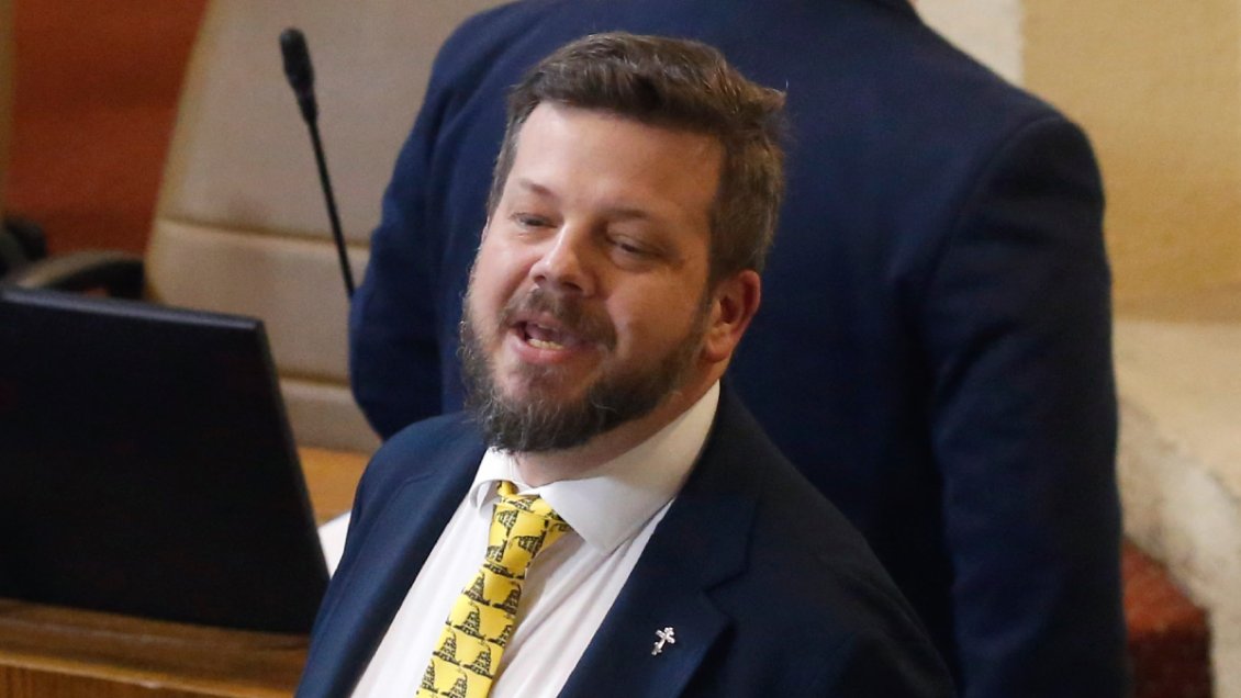 Oficialismo se divide luego que Kaiser alardeara de ser el DJ inadvertido del Gobierno