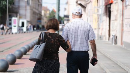   Ocho de cada 10 adultos mayores en Chile son autovalentes 