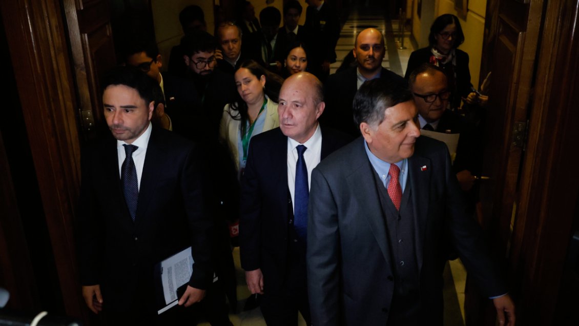 Bochorno en el Senado: Gobierno abortó, a última hora, el voto final de la megarreforma