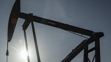   Petróleo de Texas, referencia para Chile, volvió a sobrepasar los 90 dólares 