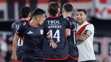   River cayó ante Barracas Central en duelo que marcó estrenos de Otamendi y Correa 