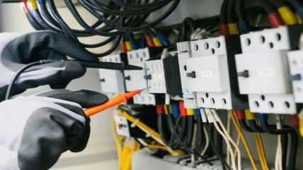   Energía que Conecta: ¿Cómo funciona y cuáles son los desafíos del almacenamiento eléctrico? 