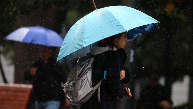 Meteorólogo: Sistema frontal que comenzará el jueves tendrá lluvia muy fuerte, pero corta