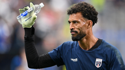   Vozinha postergó su llegada a Chile para fichar en Colo Colo 