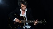 Debut de una leyenda: Ronnie Wood se presentará en Santiago