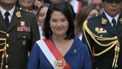   Al asumir, Fujimori anuncia alza del sueldo mínimo y que mantendrá a FF.AA. en zonas de emergencia 