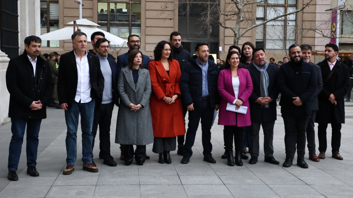 Compensación territorial: alcaldes de oposición piden veto de Kast para modificar la megarreforma