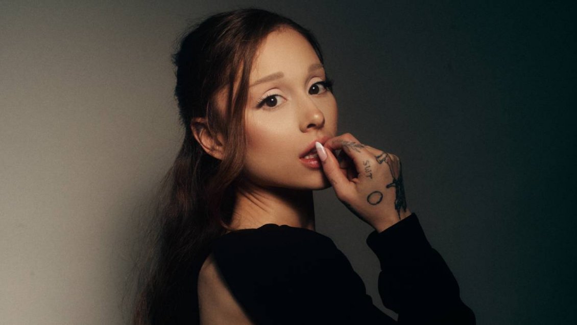 Ariana Grande lanzó su esperado octavo álbum