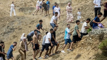   Crisis en Ceuta: España destaca ayuda de Rabat y oposición aumenta presión sobre Sánchez 