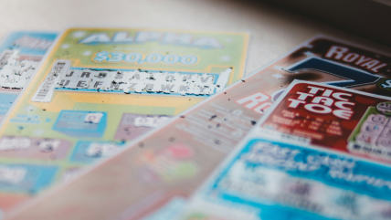   Botó el boleto ganador de la lotería y debió buscarlo entre seis toneladas de basura 