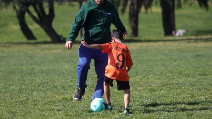   Día del Niño: Fundación advierte que en Chile juegan mucho menos de lo recomendado para el desarrollo 