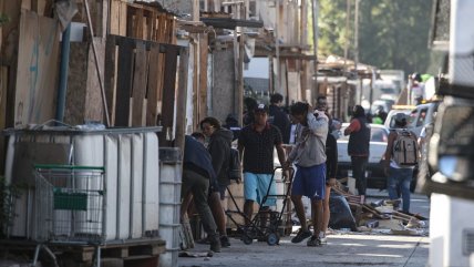   Solari: Kast se está poniendo el parche antes de la herida al cuestionar la Casen 