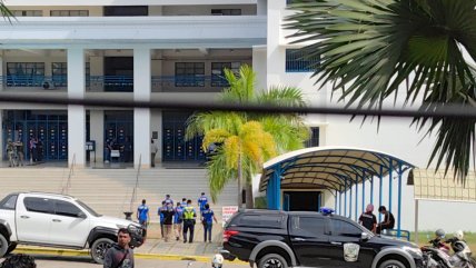   Adolescente mató a tiros a compañero en colegio filipino y lo transmitió en Facebook 