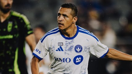   [VIDEO] Hinchas chilenos estuvieron en el debut de Alexis y tuvieron merecido premio 