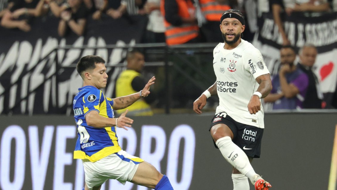 Pizarro vio desde la banca la eliminación de Rosario Central ante Corinthians en la Libertadores