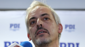 Dolorida renuncia de Thayer al FA: acusa que lo dejaron solo ante acusaciones de la derecha