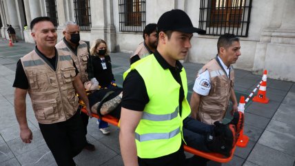   Bomberos realizó simulacro de incendio en La Moneda 