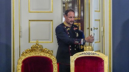   Noruega llora a Harald V, mientras su hijo asume la corona como Haakon VIII 