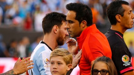  Claudio Bravo recordó la primera renuncia de Messi a la selección: 