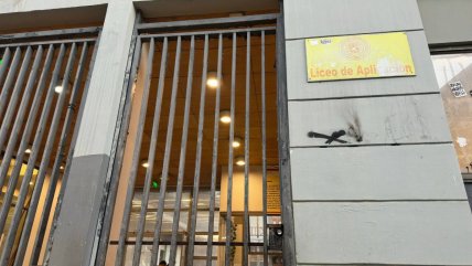  Focos simultáneos de fuego obligaron a suspender clases en el Liceo de Aplicación  