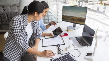   Corfo abrió convocatoria para más de mil becas de especialización en áreas estratégicas 