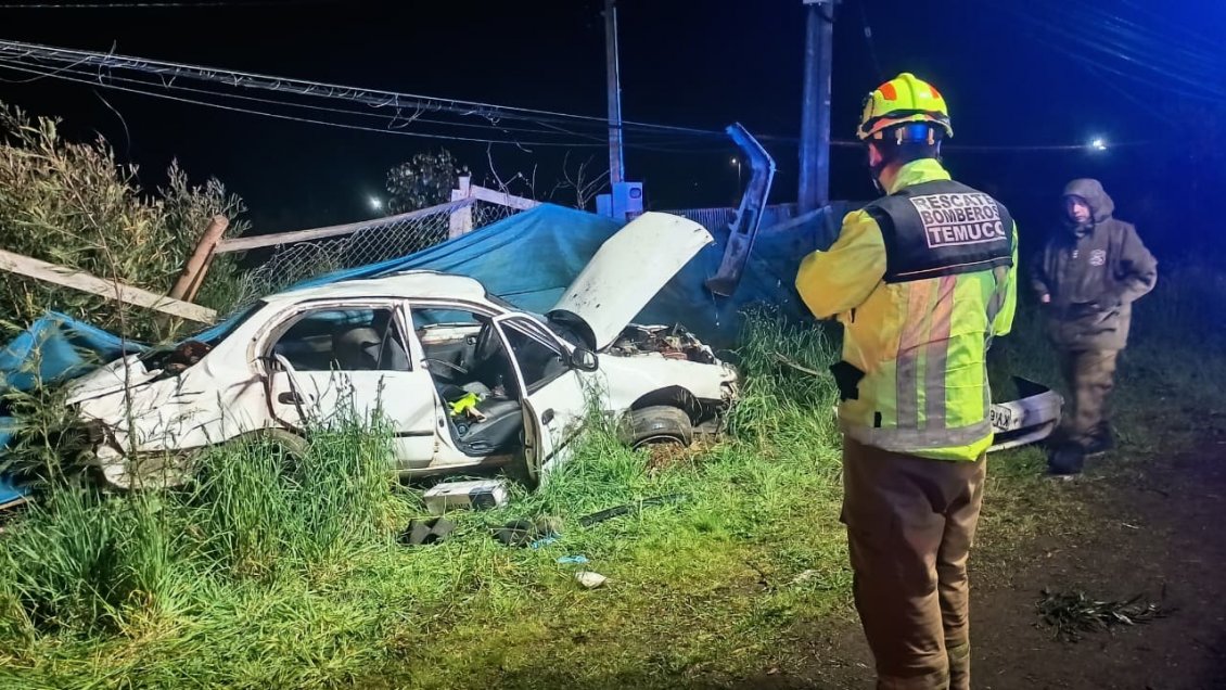 Volcamiento de vehículo dejó dos fallecidos en la salida norte de Temuco