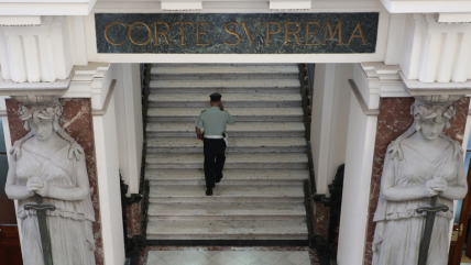   Batacazo de la Suprema: removió a 11 jueces por viajar durante licencias médicas 
