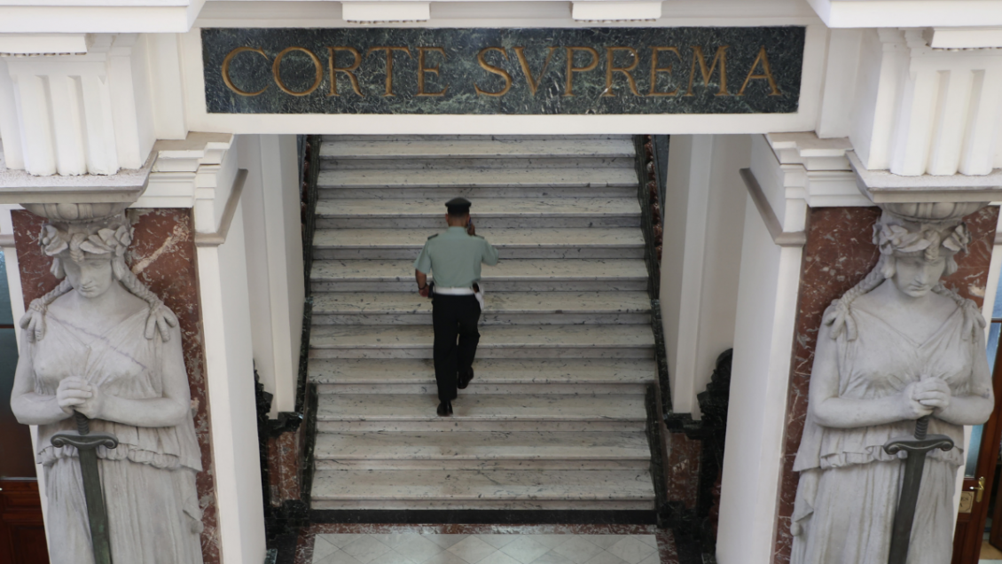 Batacazo de la Suprema: removió a 11 jueces por viajar durante licencias médicas