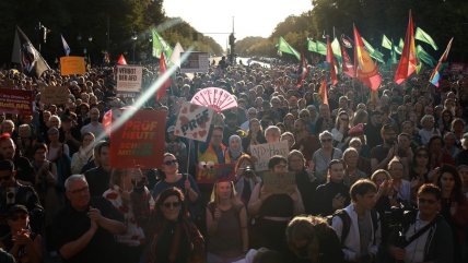 Miles de personas se manifestaron contra el auge de la ultraderecha en Alemania