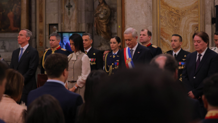   Mundo político abraza llamado de cardenal Chomali a 