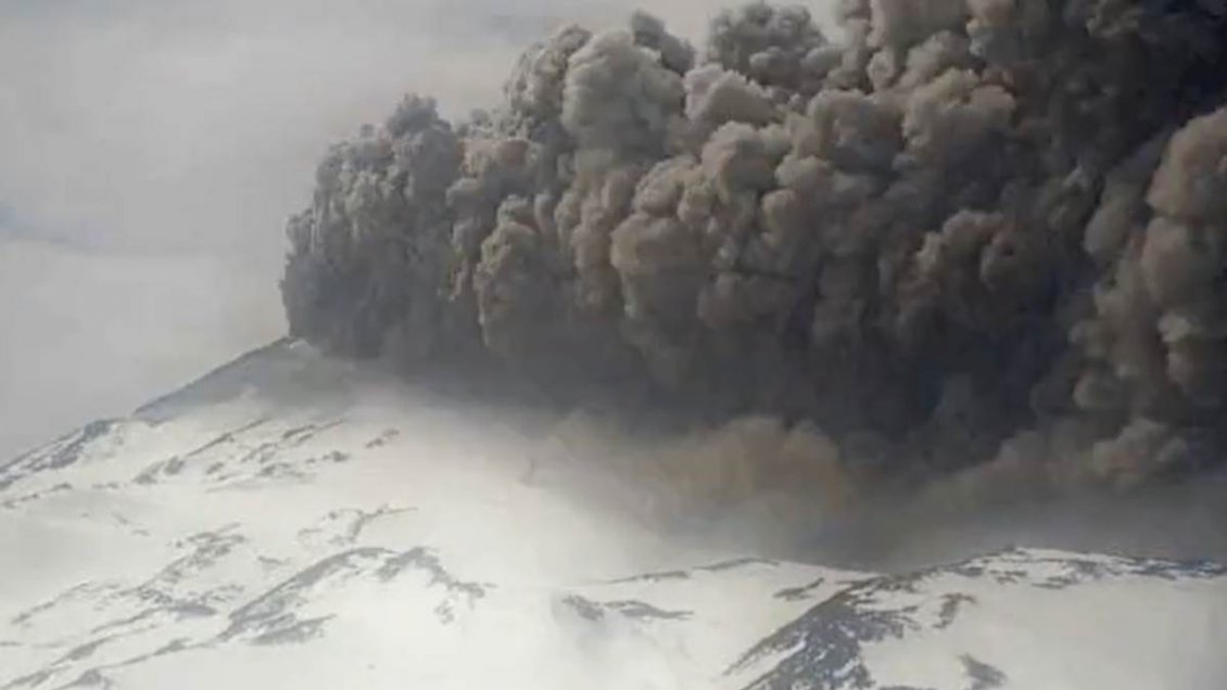 Nevados de Chillán registró pulso eruptivo con columna de 380 metros