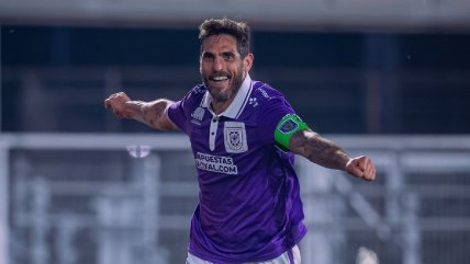   Copa Chile: Larrivey figuró tras marcar un doblete para la goleada de Deportes Concepción ante Curicó 