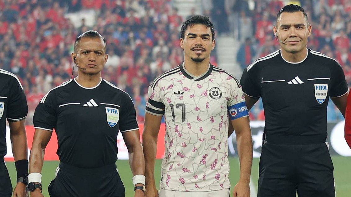 Gabriel Suazo también recibió tarjeta roja ante Canadá