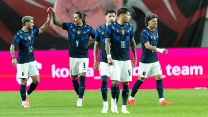   Uruguay goleó con autoridad a Corea del Sur y sumó la primer victoria al mando de Forlán 