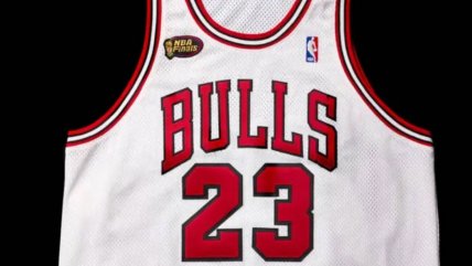   Camiseta de Michael Jordan de las Finales de 1998 se vendió en cifra récord para la NBA 