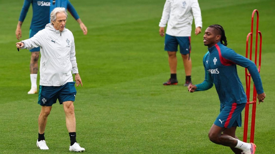 Rafael Leao heredó el número de Cristiano Ronaldo en Portugal