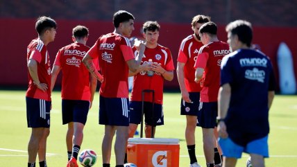   La Roja entrenó en doble jornada con miras al duelo ante México 