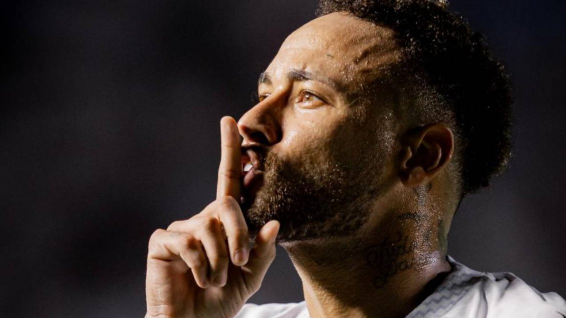 Neymar hizo un guiño a Flavio Bolsonaro durante las elecciones en Brasil