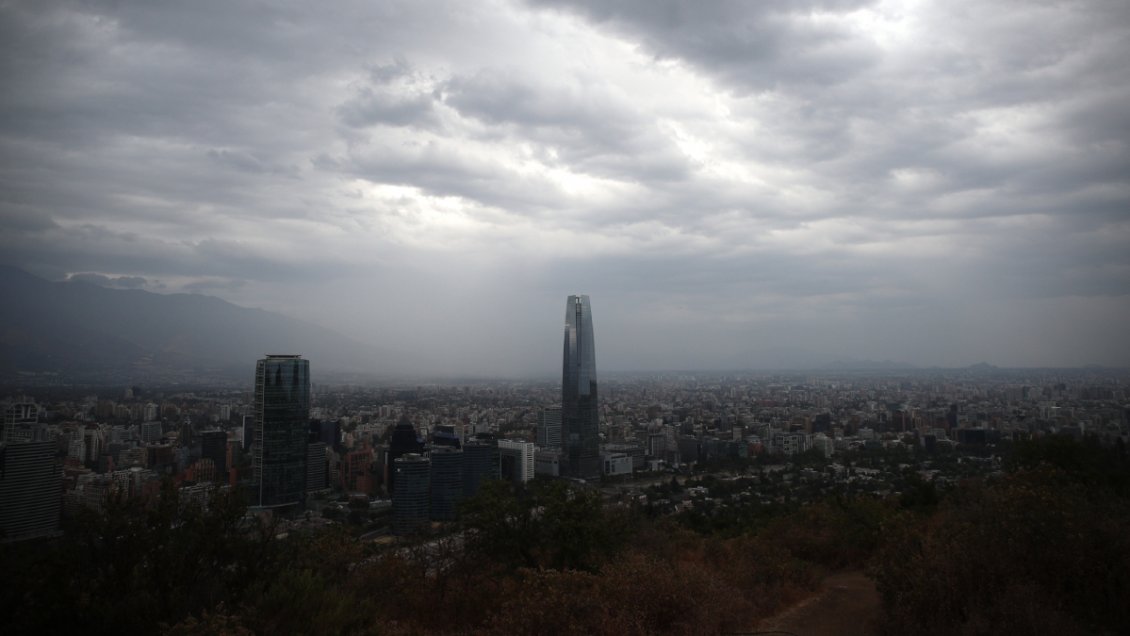 En la penumbra de la región: FMI recortó al 0,6% el crecimiento de Chile para 2026
